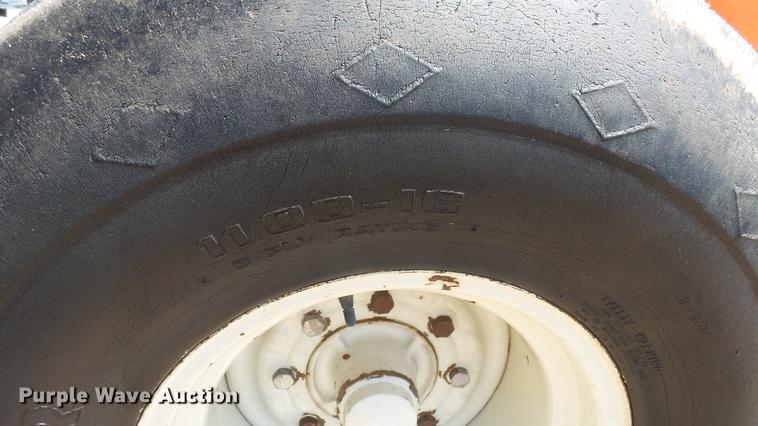 image for item DE7226 1979 Allis Chalmers 7060 tractor