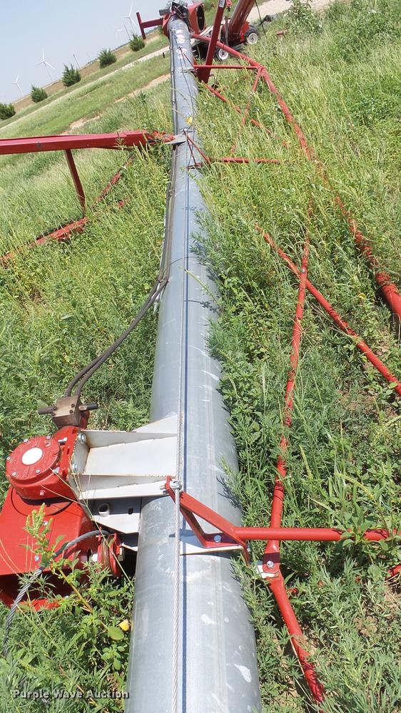 image for item DF4303 2014 Hutchinson swing-out auger