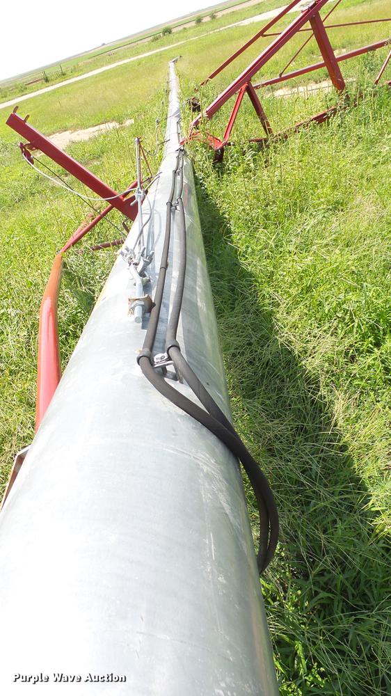 image for item DF4303 2014 Hutchinson swing-out auger