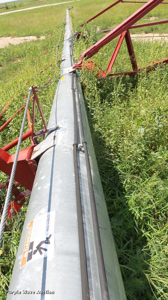 image for item DF4303 2014 Hutchinson swing-out auger
