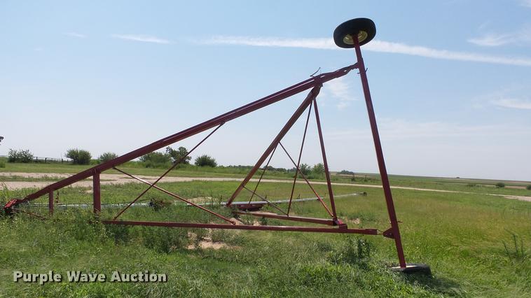 image for item DF4303 2014 Hutchinson swing-out auger