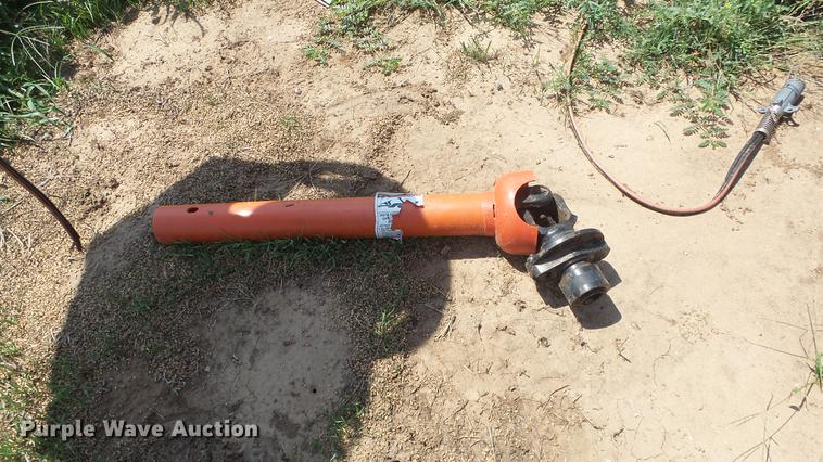 image for item DF4303 2014 Hutchinson swing-out auger