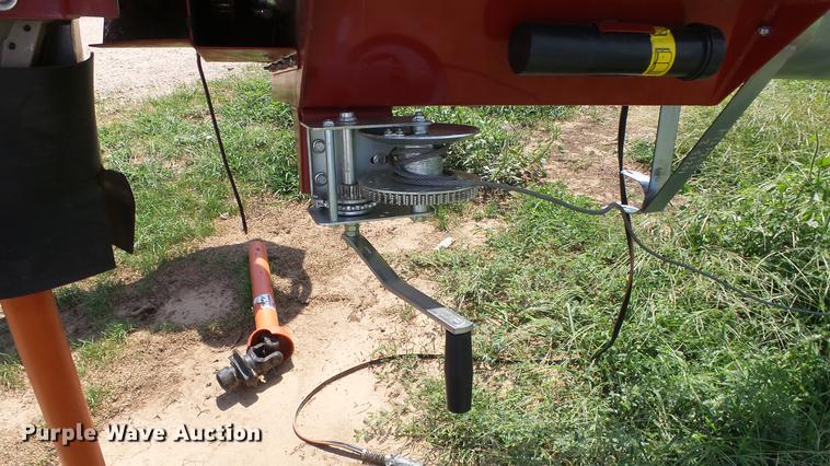 image for item DF4303 2014 Hutchinson swing-out auger
