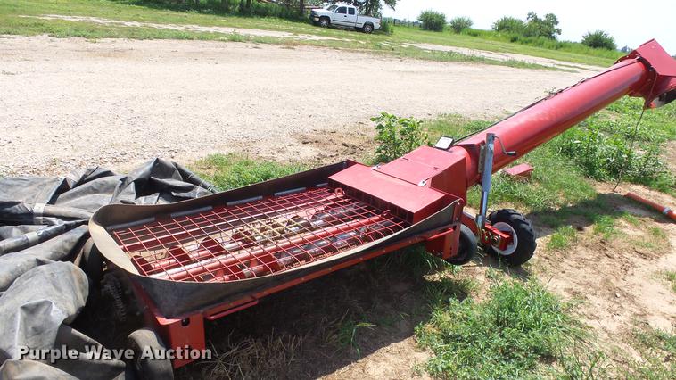 image for item DF4303 2014 Hutchinson swing-out auger
