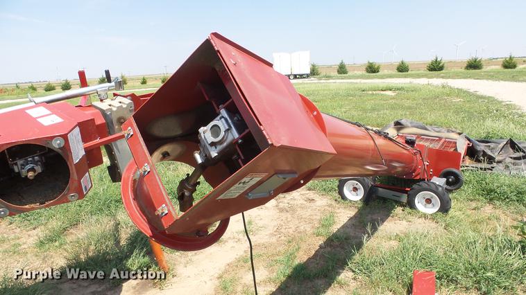 image for item DF4303 2014 Hutchinson swing-out auger