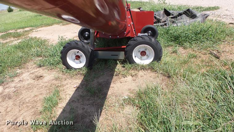 image for item DF4303 2014 Hutchinson swing-out auger