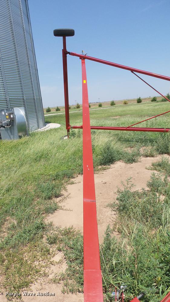 image for item DF4303 2014 Hutchinson swing-out auger