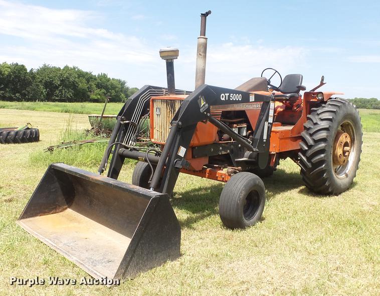 image for item DF4304 Allis Chalmers 200 tractor