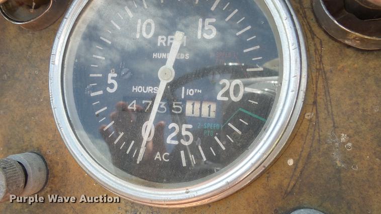 image for item DF4304 Allis Chalmers 200 tractor