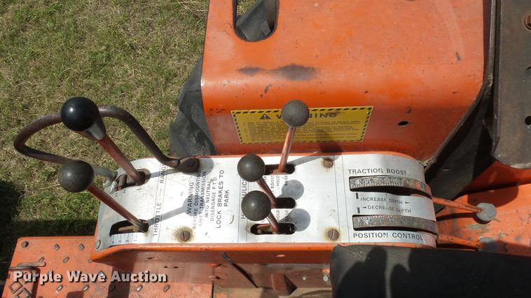 image for item DF4304 Allis Chalmers 200 tractor