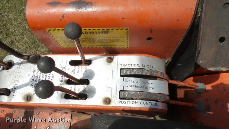image for item DF4304 Allis Chalmers 200 tractor