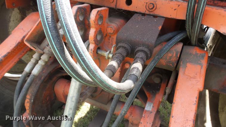 image for item DF4304 Allis Chalmers 200 tractor