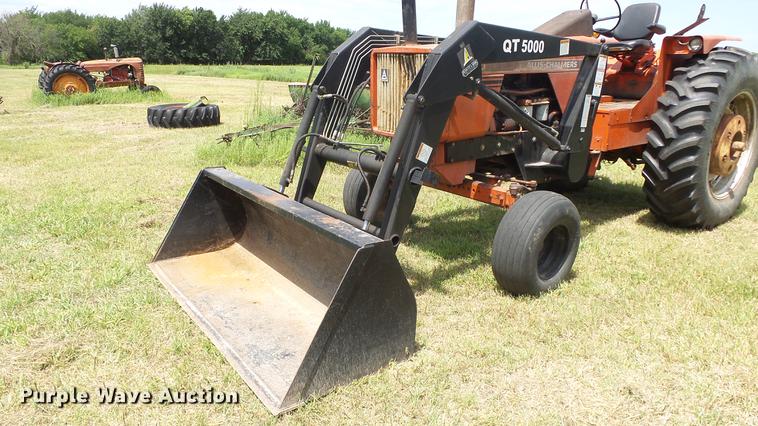 image for item DF4304 Allis Chalmers 200 tractor