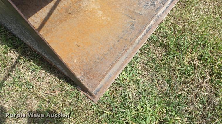 image for item DF4304 Allis Chalmers 200 tractor