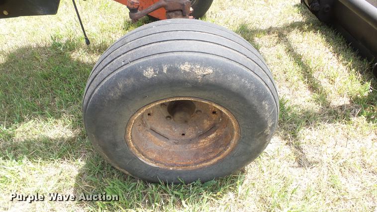 image for item DF4304 Allis Chalmers 200 tractor