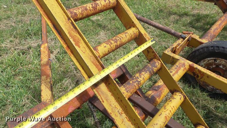 image for item DF4306 Swather trailer