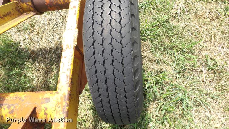 image for item DF4306 Swather trailer