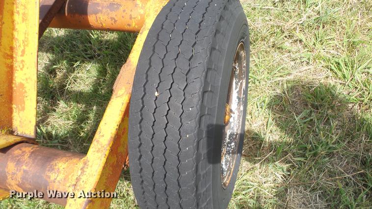 image for item DF4306 Swather trailer