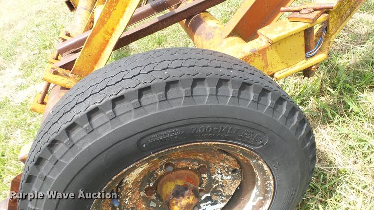 image for item DF4306 Swather trailer