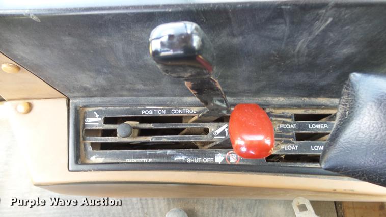 image for item DF4307 Allis Chalmers 8050 tractor