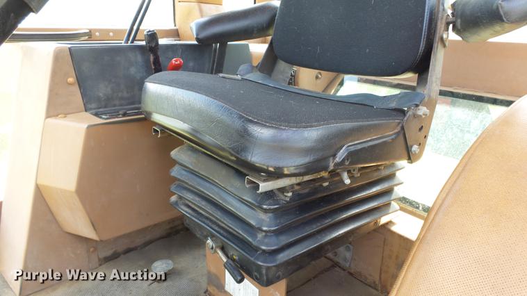 image for item DF4307 Allis Chalmers 8050 tractor