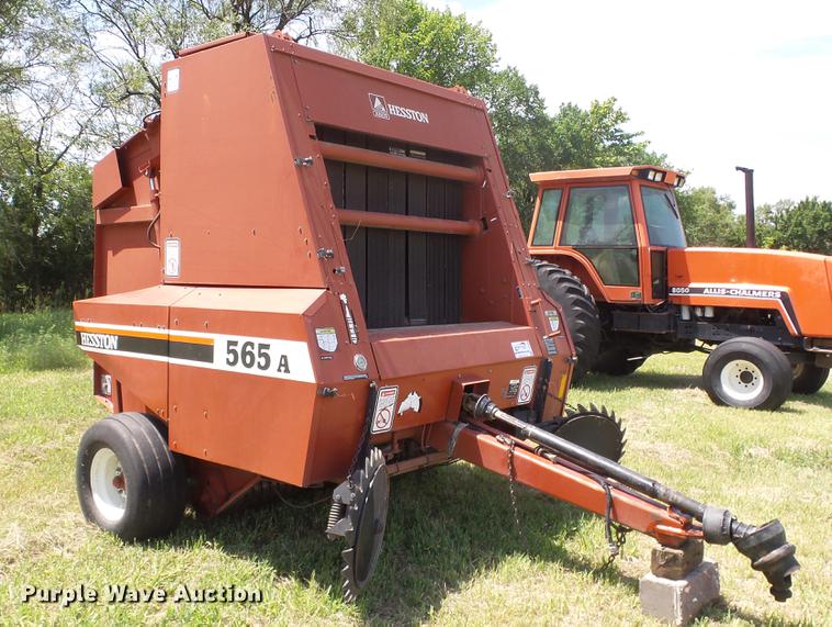 image for item DF4308 Hesston 565A round baler
