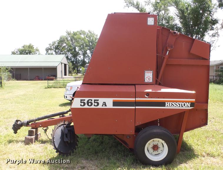 image for item DF4308 Hesston 565A round baler