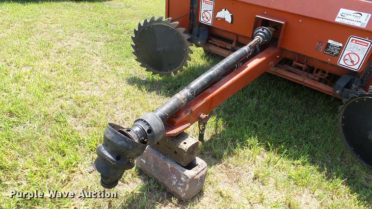 image for item DF4308 Hesston 565A round baler