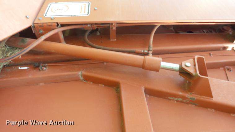 image for item DF4308 Hesston 565A round baler