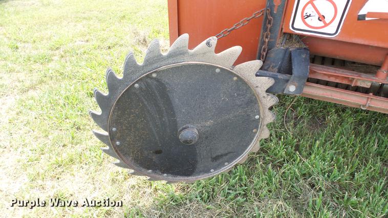 image for item DF4308 Hesston 565A round baler