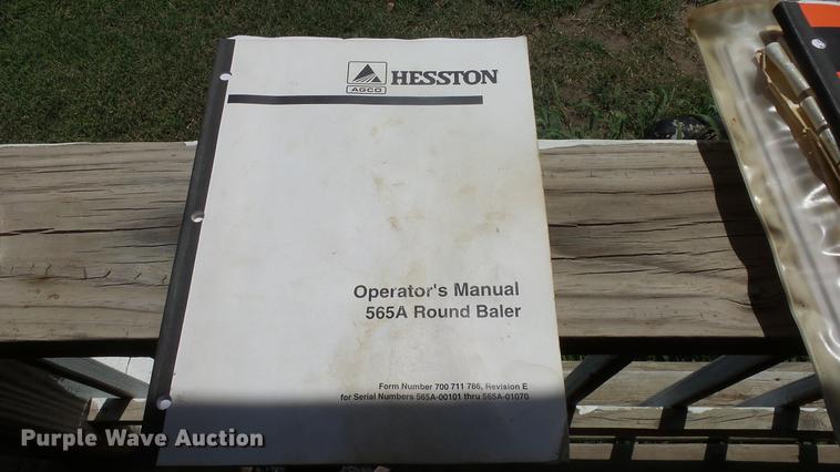 image for item DF4308 Hesston 565A round baler