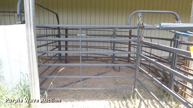image for item DF4311 Priefert livestock alley and sweep tub