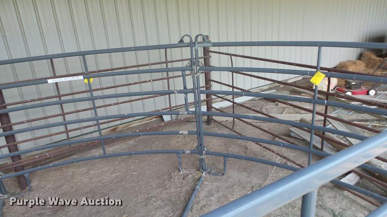 image for item DF4311 Priefert livestock alley and sweep tub