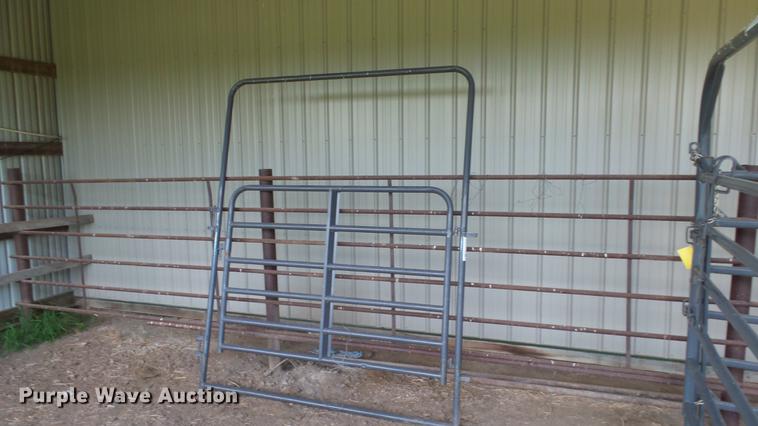 image for item DF4311 Priefert livestock alley and sweep tub