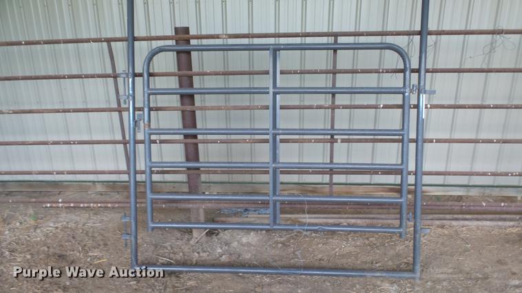 image for item DF4311 Priefert livestock alley and sweep tub