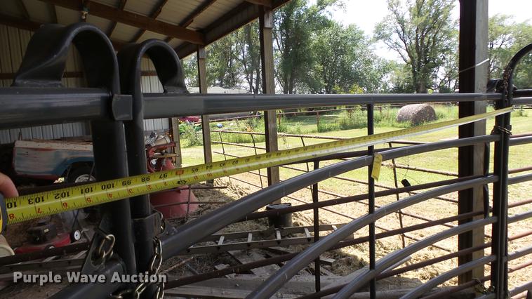 image for item DF4311 Priefert livestock alley and sweep tub