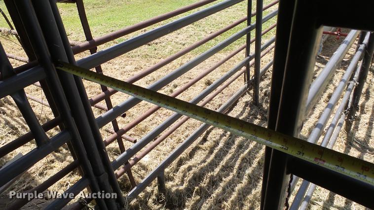 image for item DF4311 Priefert livestock alley and sweep tub