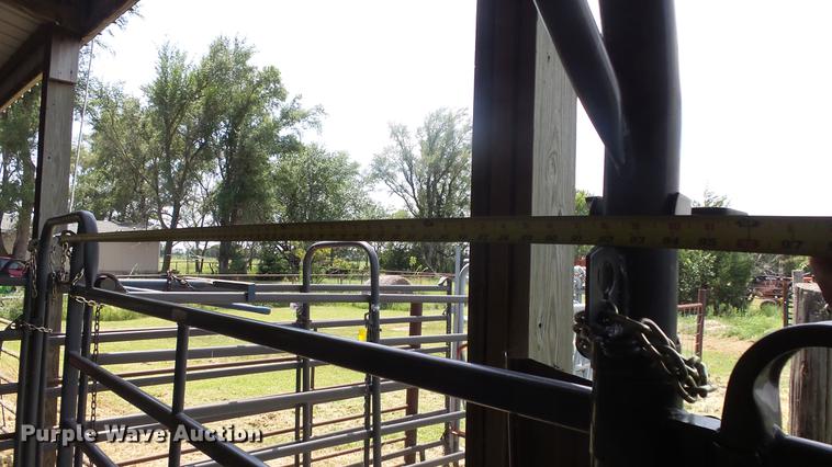 image for item DF4311 Priefert livestock alley and sweep tub