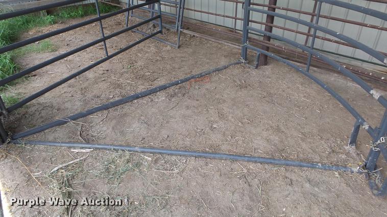 image for item DF4311 Priefert livestock alley and sweep tub