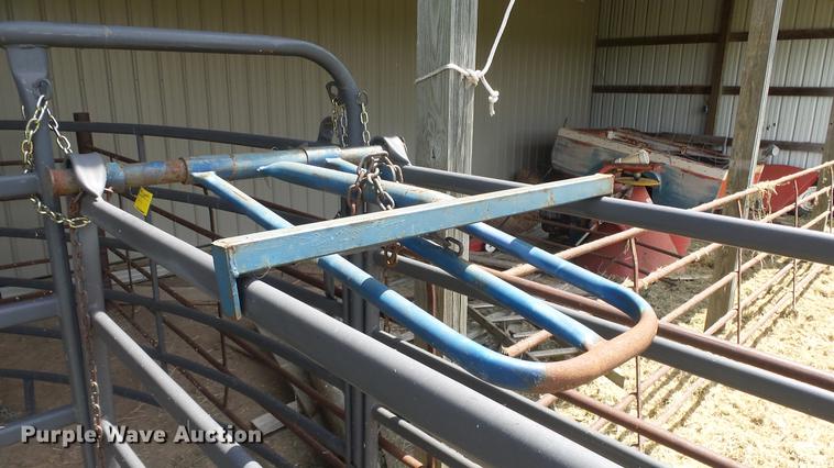 image for item DF4311 Priefert livestock alley and sweep tub