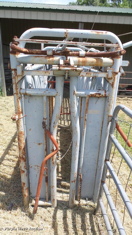 image for item DF4312 Filson steel squeeze chute