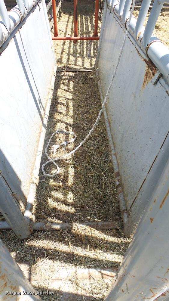 image for item DF4312 Filson steel squeeze chute