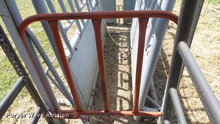 image for item DF4312 Filson steel squeeze chute