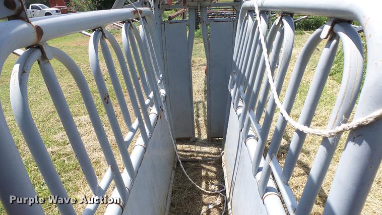 image for item DF4312 Filson steel squeeze chute