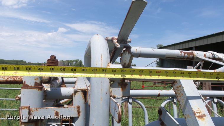 image for item DF4312 Filson steel squeeze chute