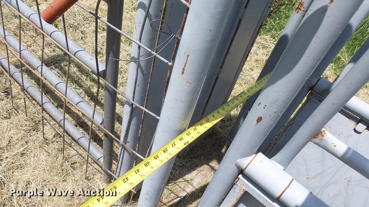 image for item DF4312 Filson steel squeeze chute