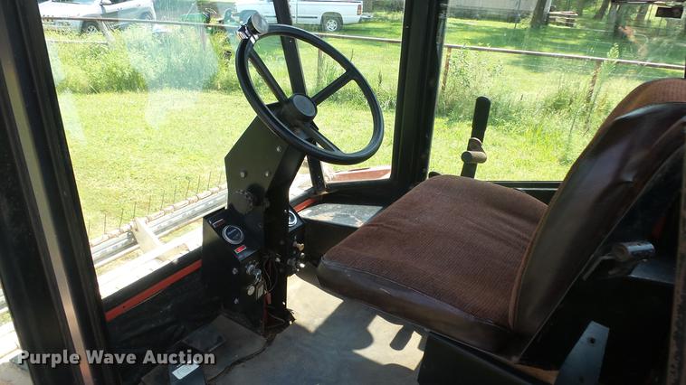 image for item DF4313 Hesston 6450 windrower