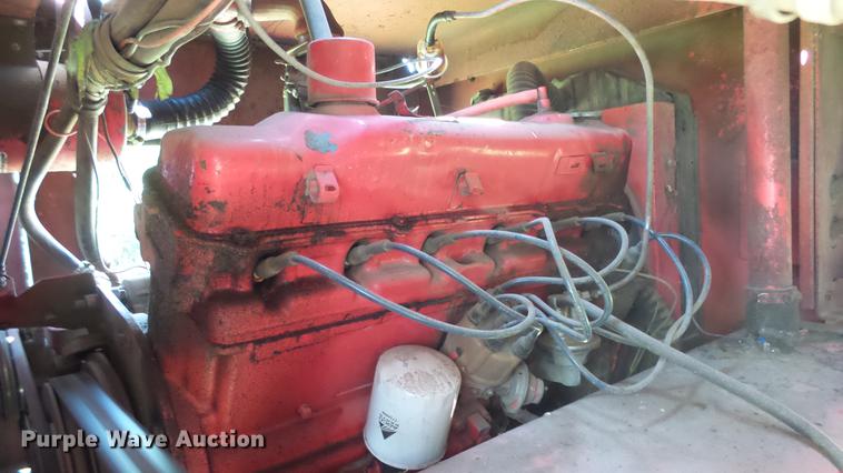 image for item DF4313 Hesston 6450 windrower