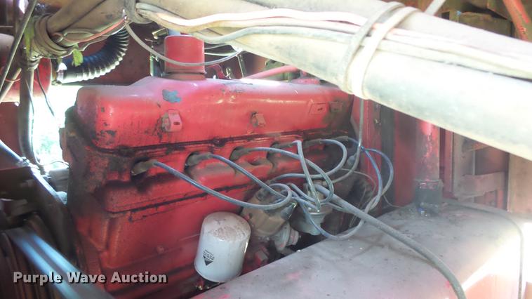 image for item DF4313 Hesston 6450 windrower