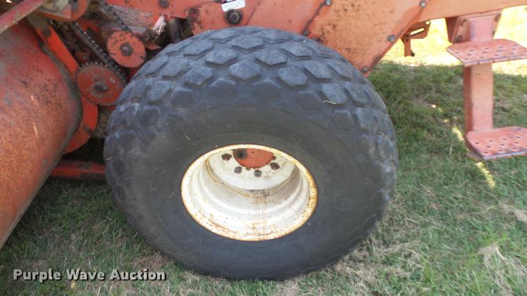 image for item DF4313 Hesston 6450 windrower